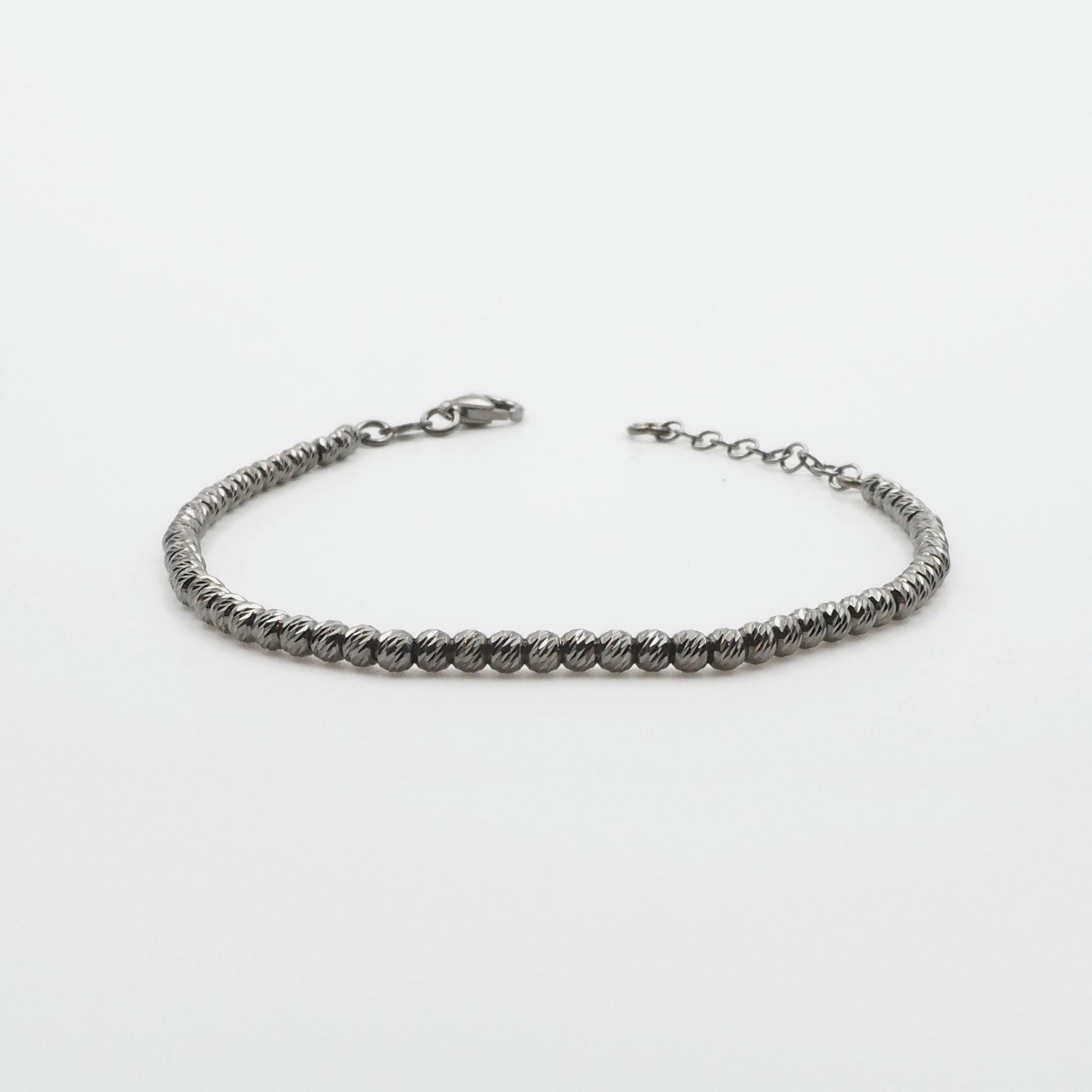 Silber Armbaender fuer Damen jetzt kaufen in unserem Onlineshop oder vor Ort in unserer Filiale in Basel